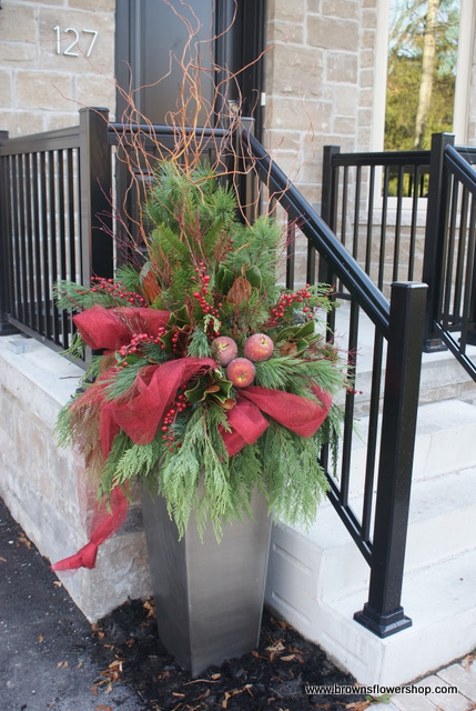 How To: Make Your Own Christmas Urn  Brown's Flower Blog